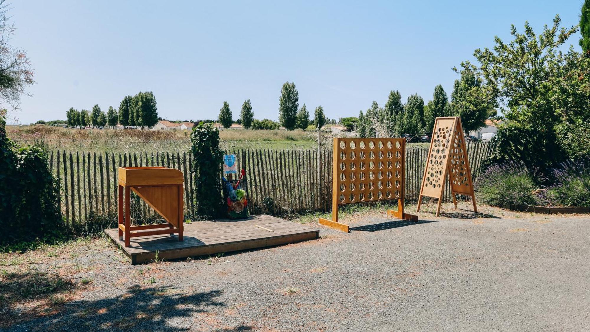 Camping La Pree Les Portes-en-Re Exterior photo